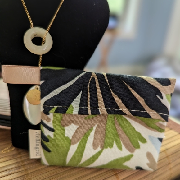 Viv & Ingrid Mod Lariat Necklace - Picture 2 of 2